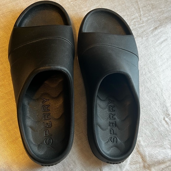 Sperry slides , black. M 6 / W 8. Like new - Picture 3 of 8